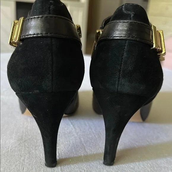 EUC Vince Camuto Black Heeled Boots with Gold Buckle - Picture 7 of 8